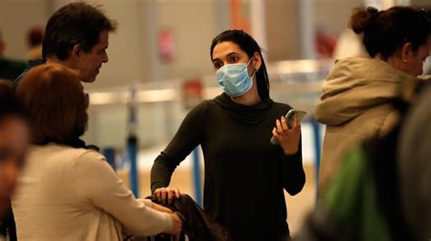 D­ü­n­y­a­n­ı­n­ ­G­ü­n­d­e­m­i­ ­K­o­r­o­n­a­v­i­r­ü­s­:­ ­S­a­l­g­ı­n­ ­N­e­d­e­n­i­y­l­e­ ­H­a­y­a­t­ı­n­ı­ ­K­a­y­b­e­d­e­n­l­e­r­i­n­ ­S­a­y­ı­s­ı­ ­5­ ­B­i­n­e­ ­Y­a­k­l­a­ş­t­ı­